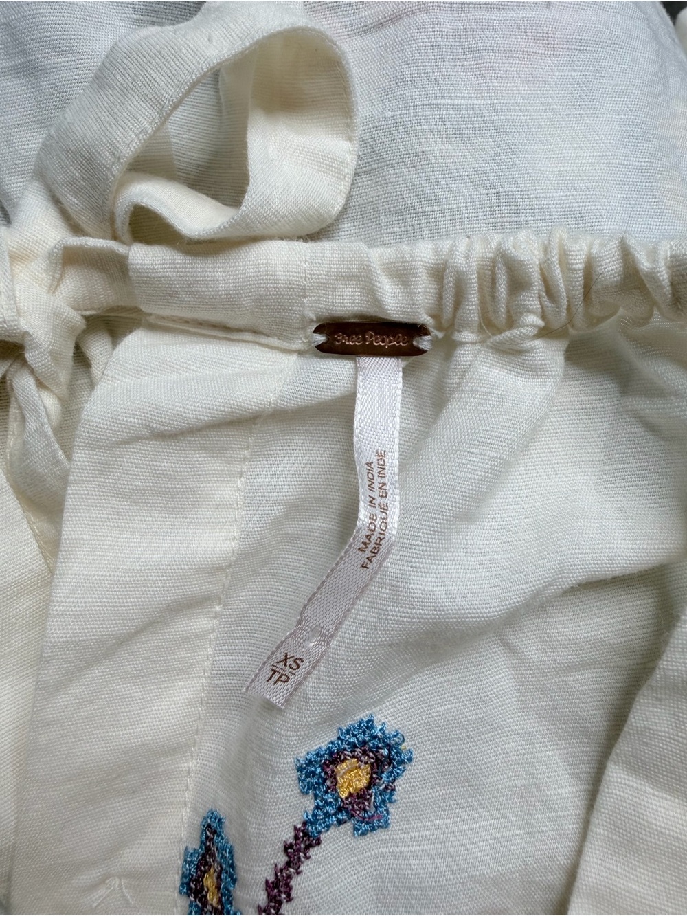 FREE PEOPLE | Like New | Honey Pie Floral Embroidered Boho Top | Women’s Size XS - Picture 3 of 5